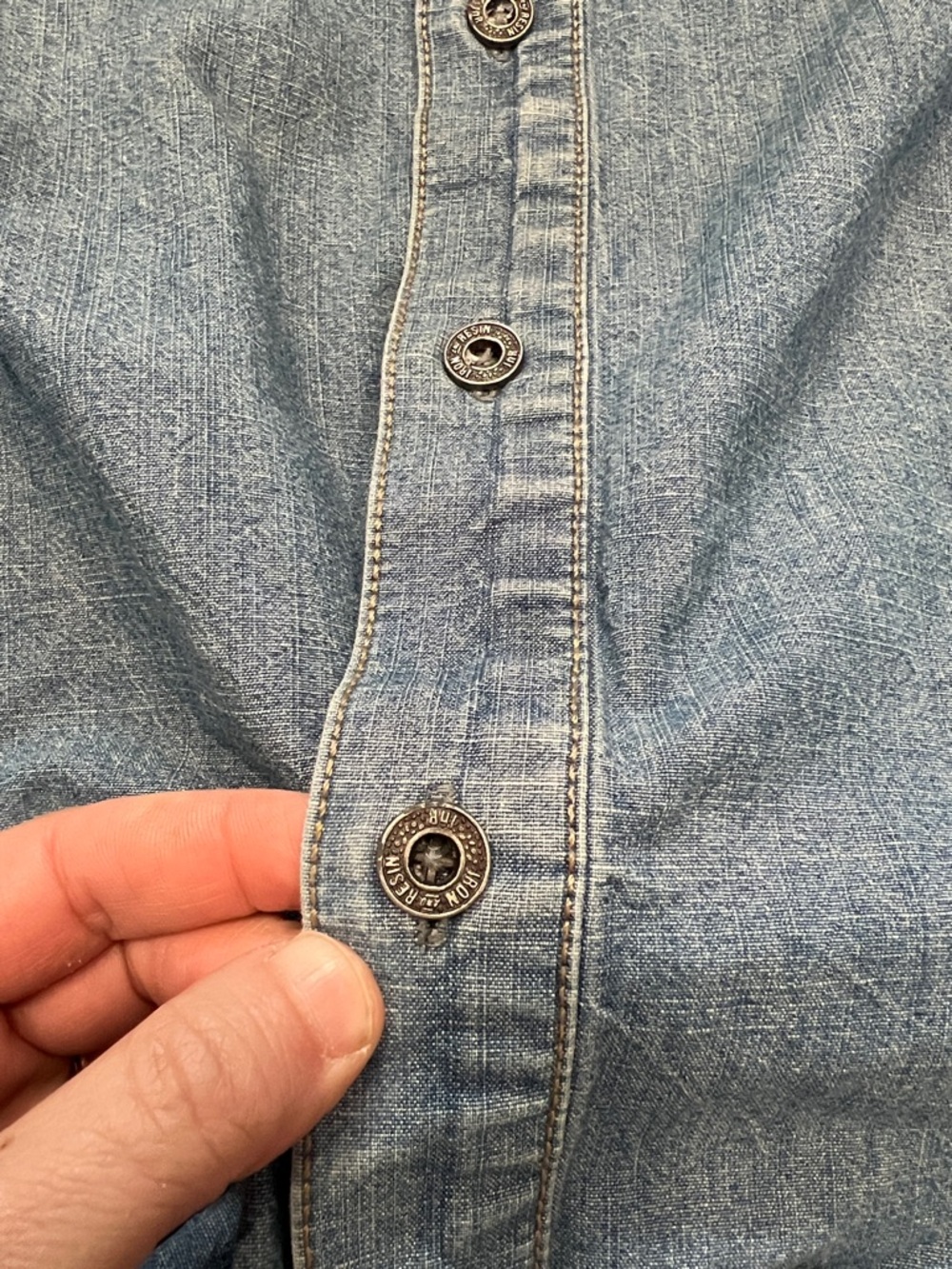Iron & Resin Denim Shirt Size Medium - Picture 10 of 14